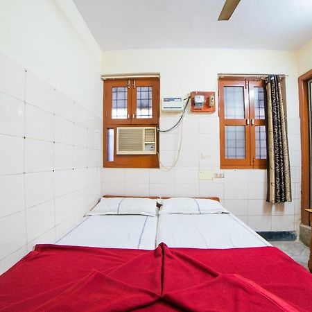 Hotel O Sree Radha Lodge Near Snow World Secunderabad ภายนอก รูปภาพ