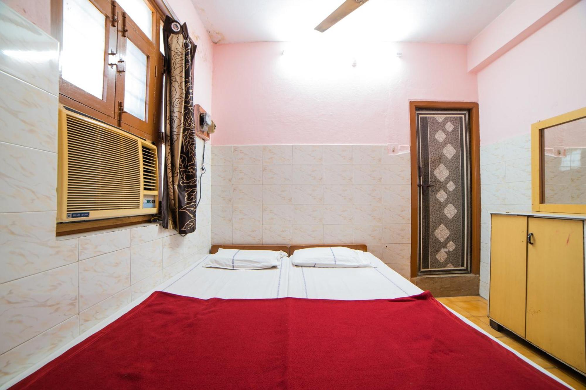 Hotel O Sree Radha Lodge Near Snow World Secunderabad ภายนอก รูปภาพ